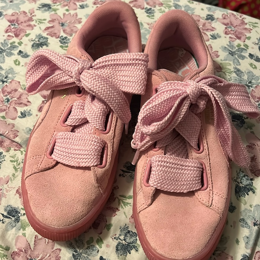 Baby Pink ribbon lace suede pumas